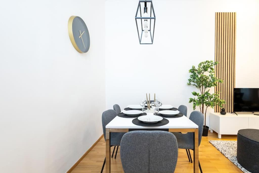 Orestaliving - Spacious 2br On The Danube Canal * Wien