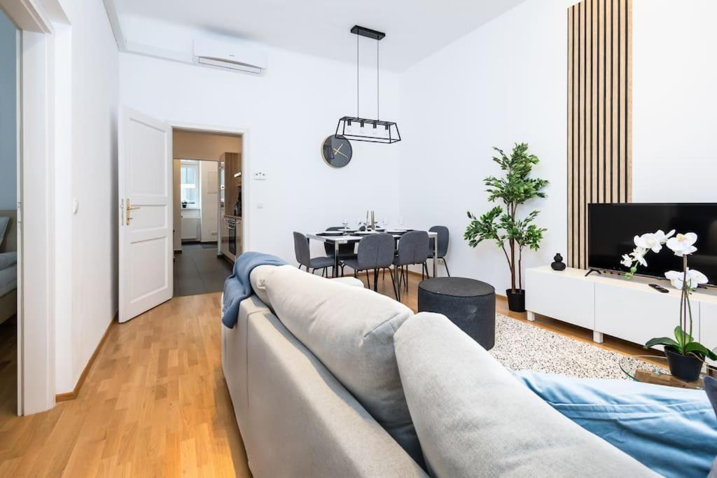 Orestaliving - Spacious 2br On The Danube Canal Apartment Wien